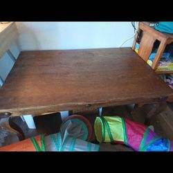 VERY NICE COFFEE TABLE 