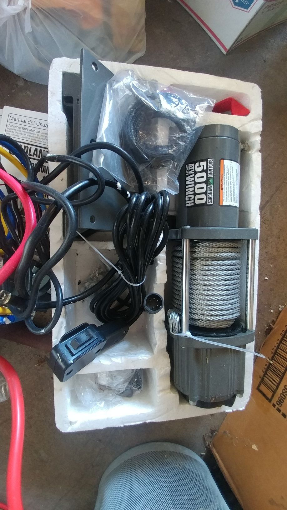 5000 lbs winch new with remote