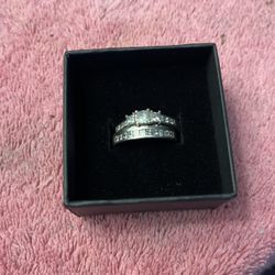  (pending Pickup Tomorrow)MAYLEYS JEWELRY Wedding Ring Set With Box