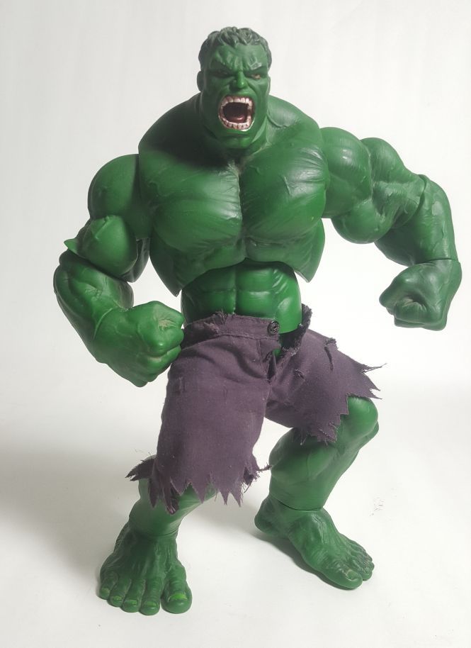 Incredible Hulk 13" tall Marvel Superheroes!