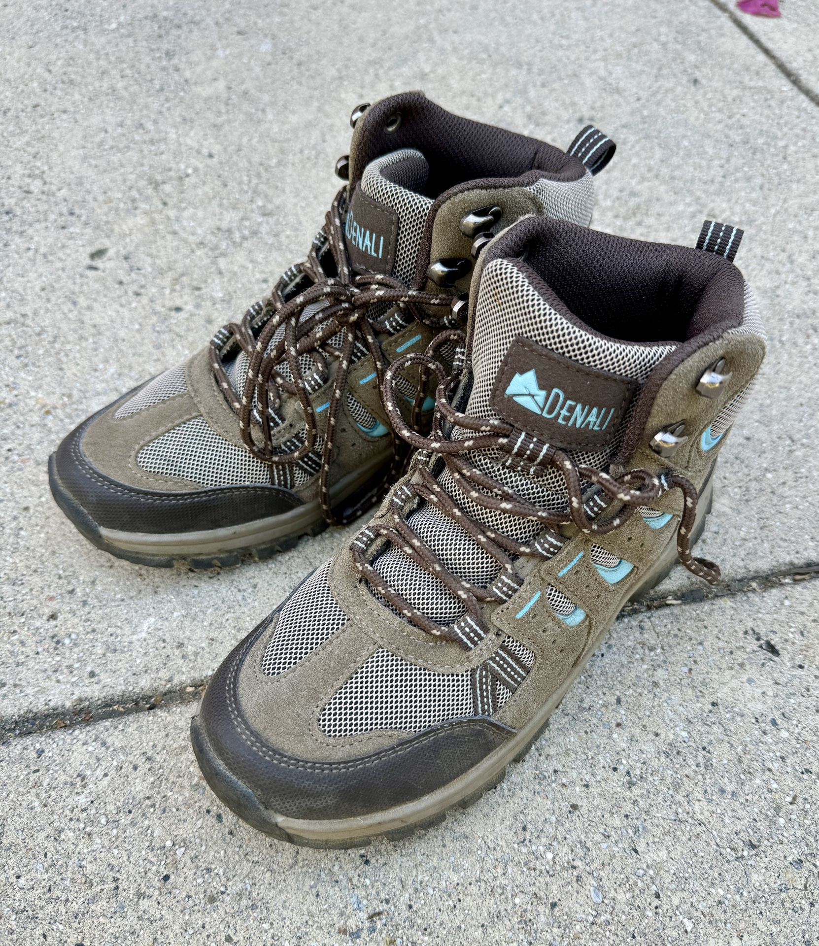 Denali Women’s Hiking Boots Size 7