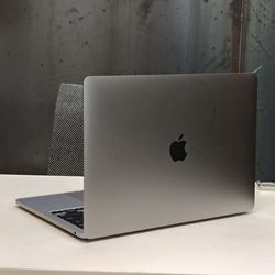 MacBook Pro de 13 pulgadas (2020), 8 GB, 256 GB (usada) – Oferta especial por pago en efectivo: $449.