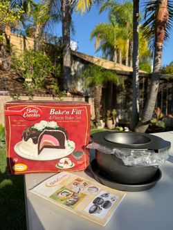 Betty Crocker Bake’n Fill 4 Piece Bake Set Kitchen Baking Cake Cooking