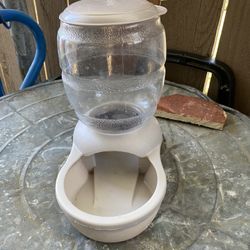Pet Dry Food Dispenser
