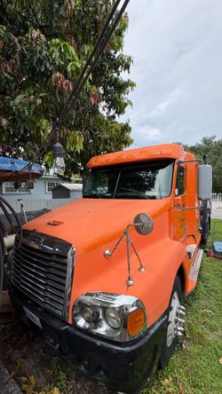 2007 Freightliner st120064st