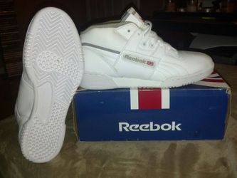 Reebok Classic Size 6.5 men/ 8 women