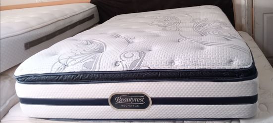 $140 Full Size Mattress (Colchón Full Size)