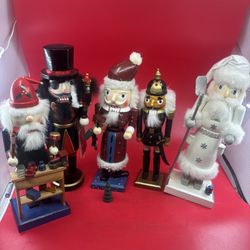 Lot of 5 Wooden Christmas Nutcracker Figures Santa Soldier Toymaker Decor