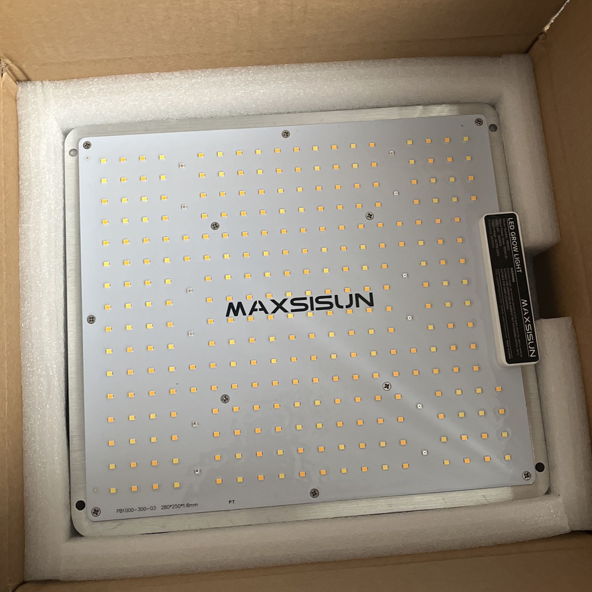 Two PB1000 100W Maxsisun Grow Lights