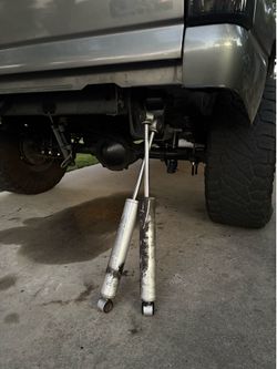 99-06 1500 2wd rough country rear shocks 0-2 lift