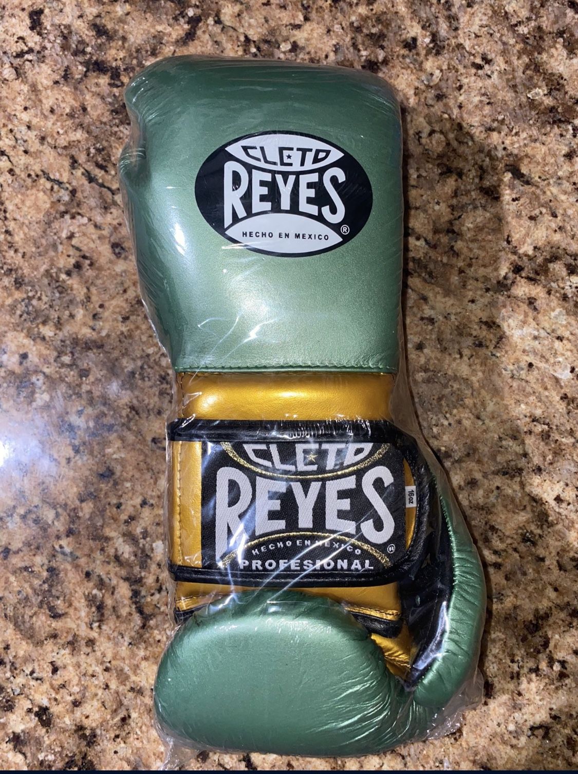 Cleto Reyes WBC 16oz Velcro Gloves 