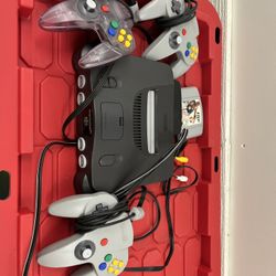 Working Nintendo 64 With 3 Controllers And One Game