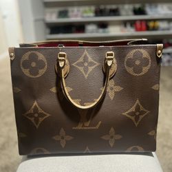 Louis Vuitton Handbags Outlet Store  Louis vuitton bag, Louis vuitton  handbags, Popular handbags