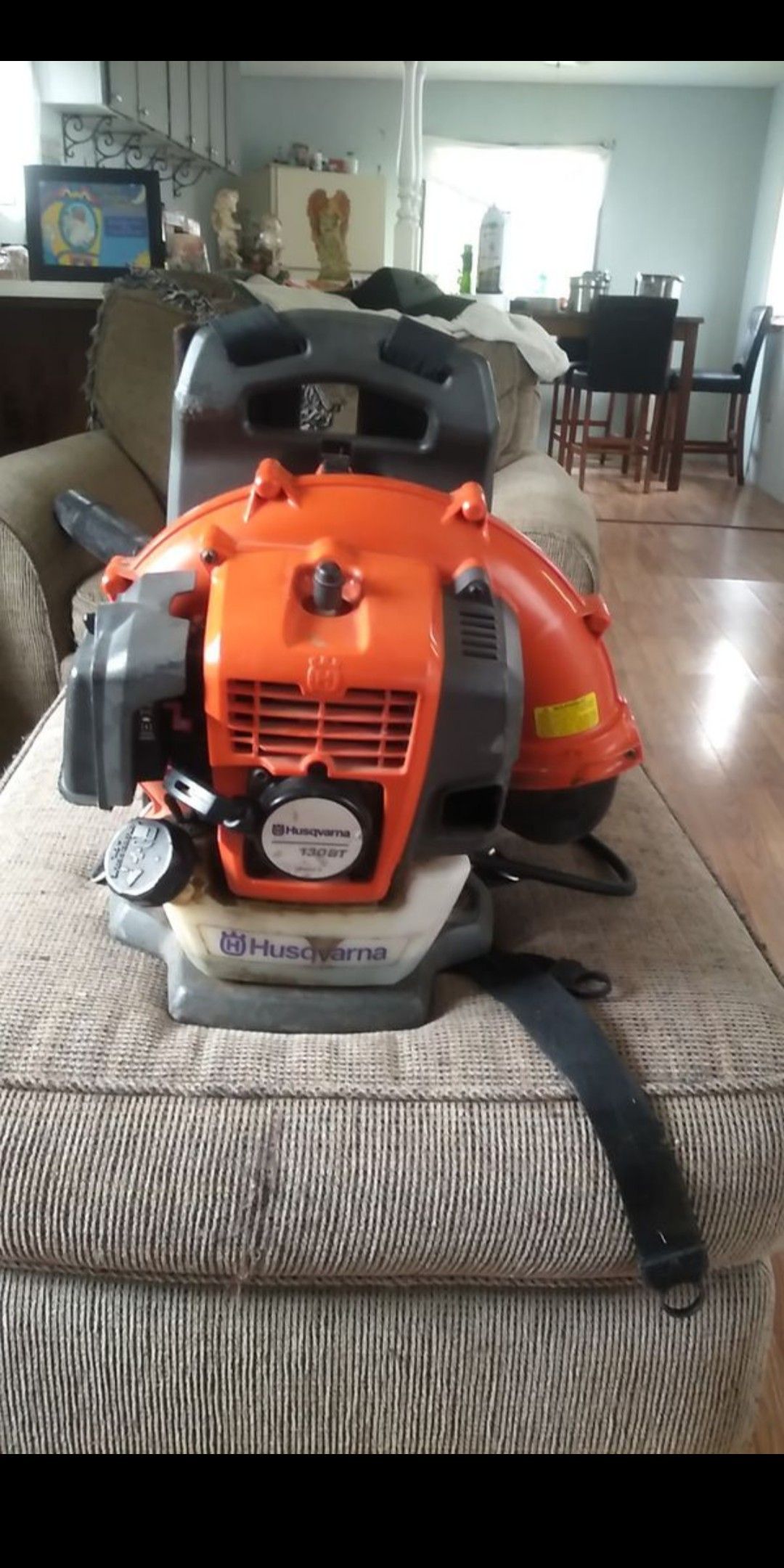 Husqvarna leaf blower