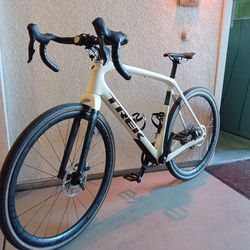 Trek (checkpoint) bicycle