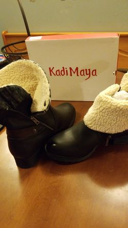 Women size 8 black boots