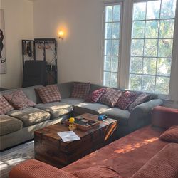 BIG Sectional Couch - Great Condition 