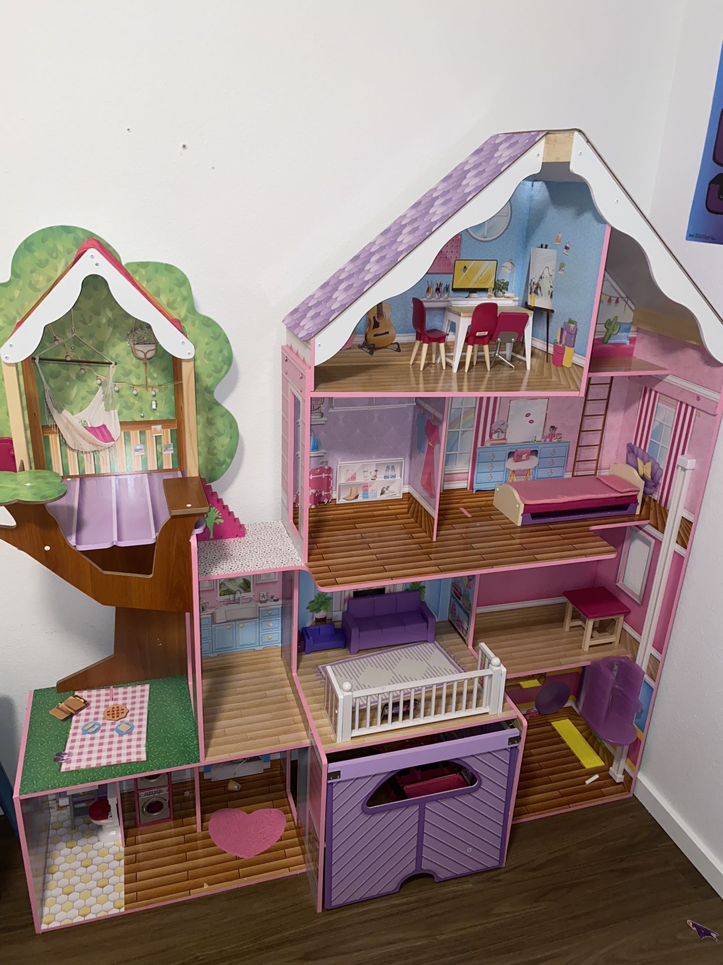 Doll House 