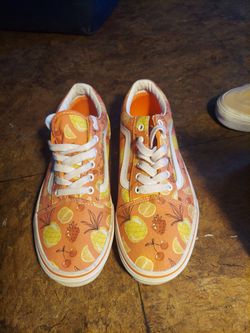 WOMEN'S VANS FRUITY CORAL SIZE 8