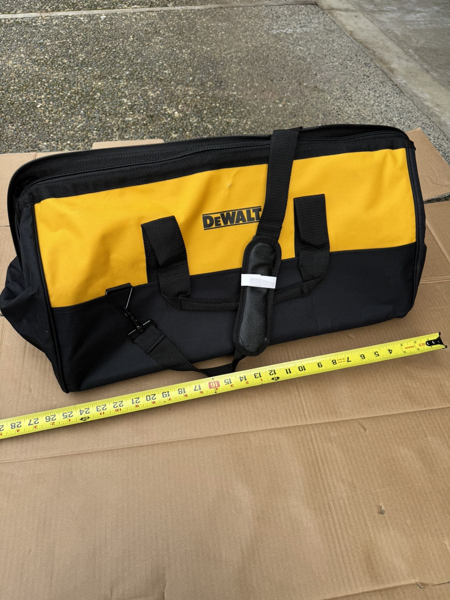 DeWalt Contractor Bag 