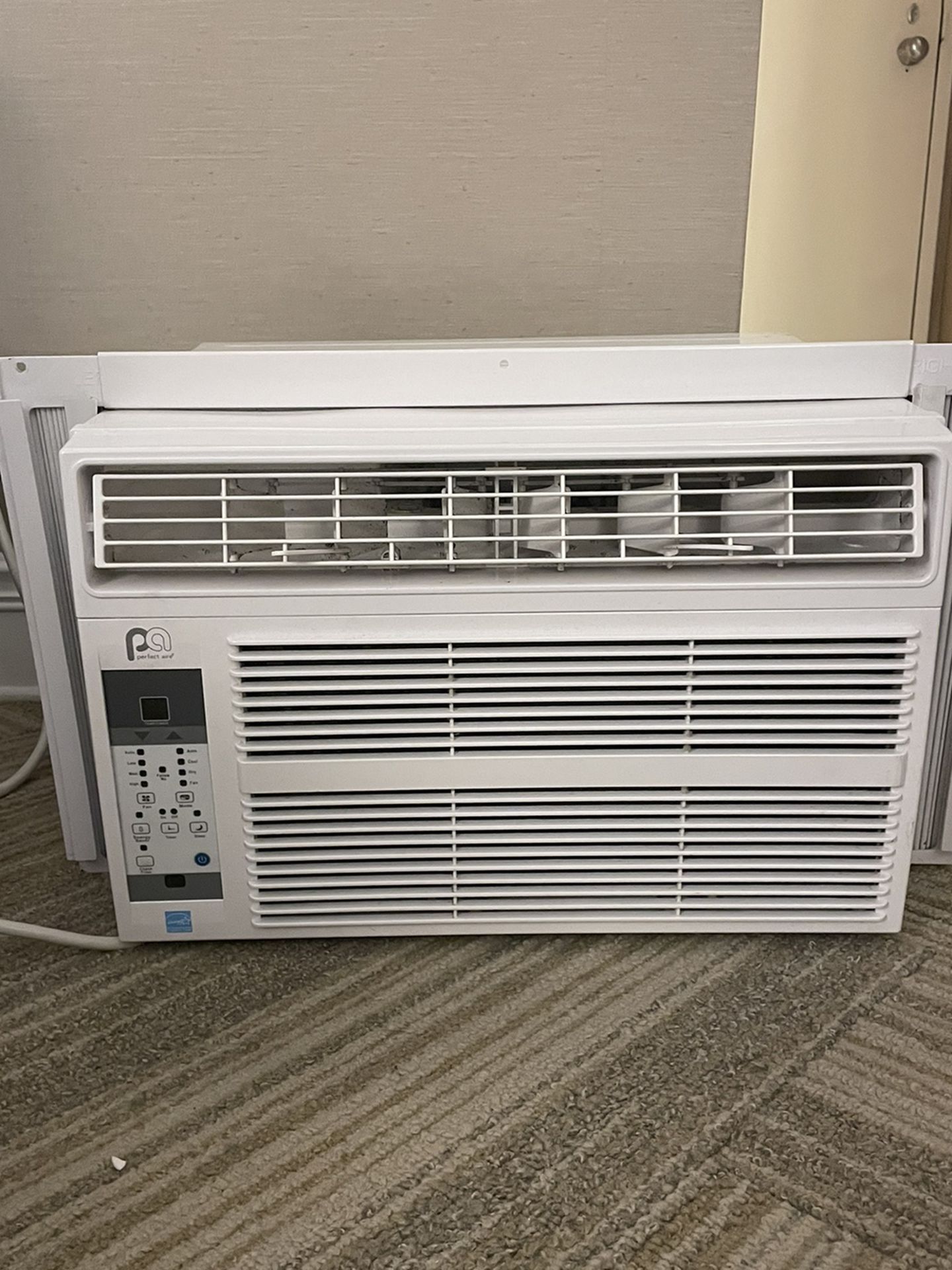 Perfect Aire Window Air Conditioning Unit 6000 BTU