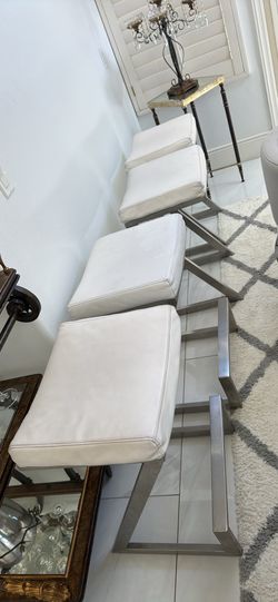 4 BARSTOOL CHAIRS