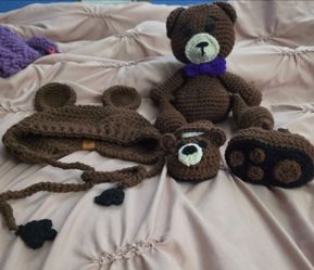 Beautiful baby bear bonnet set