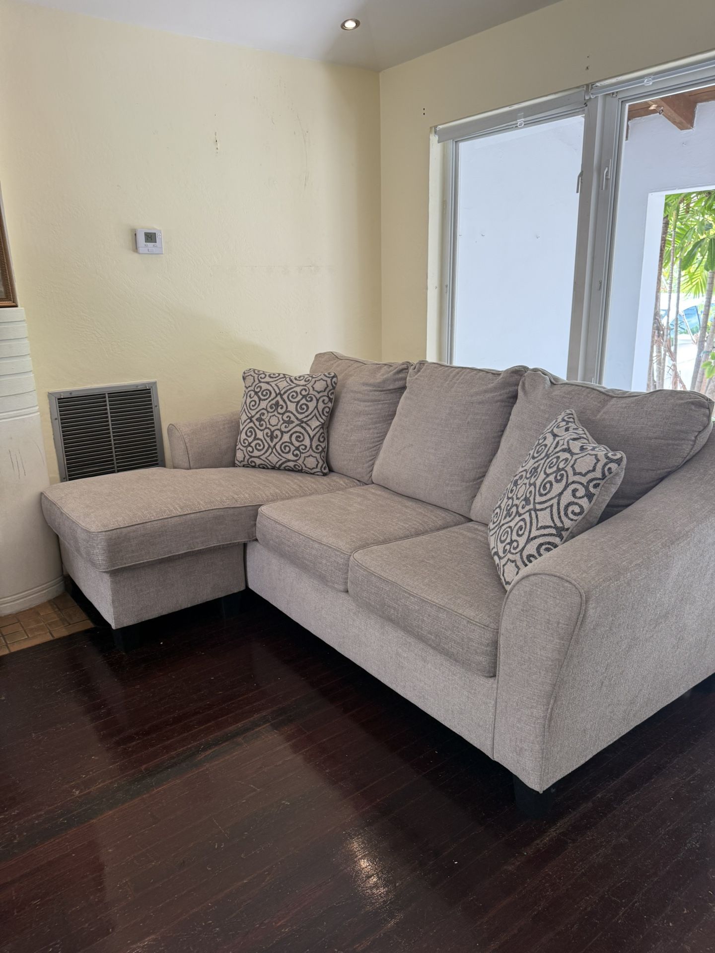 Needs To Go! Gray Sectional Sofa with Chaise – Great Condition