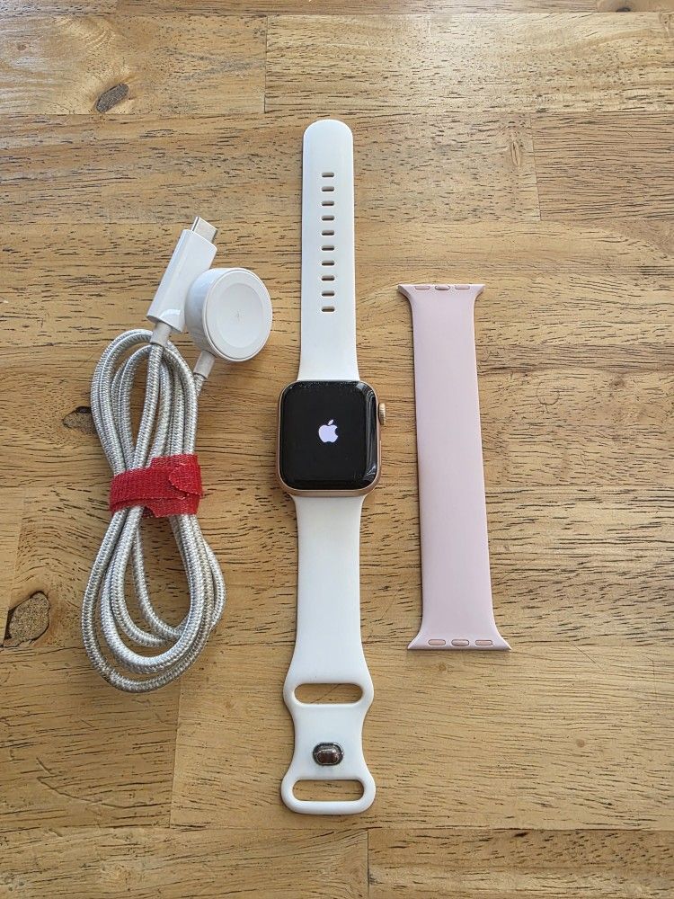 Apple Watch SE 40mm_Aluminum / Ceramic_10N-X Glass_GPS_WR-50M