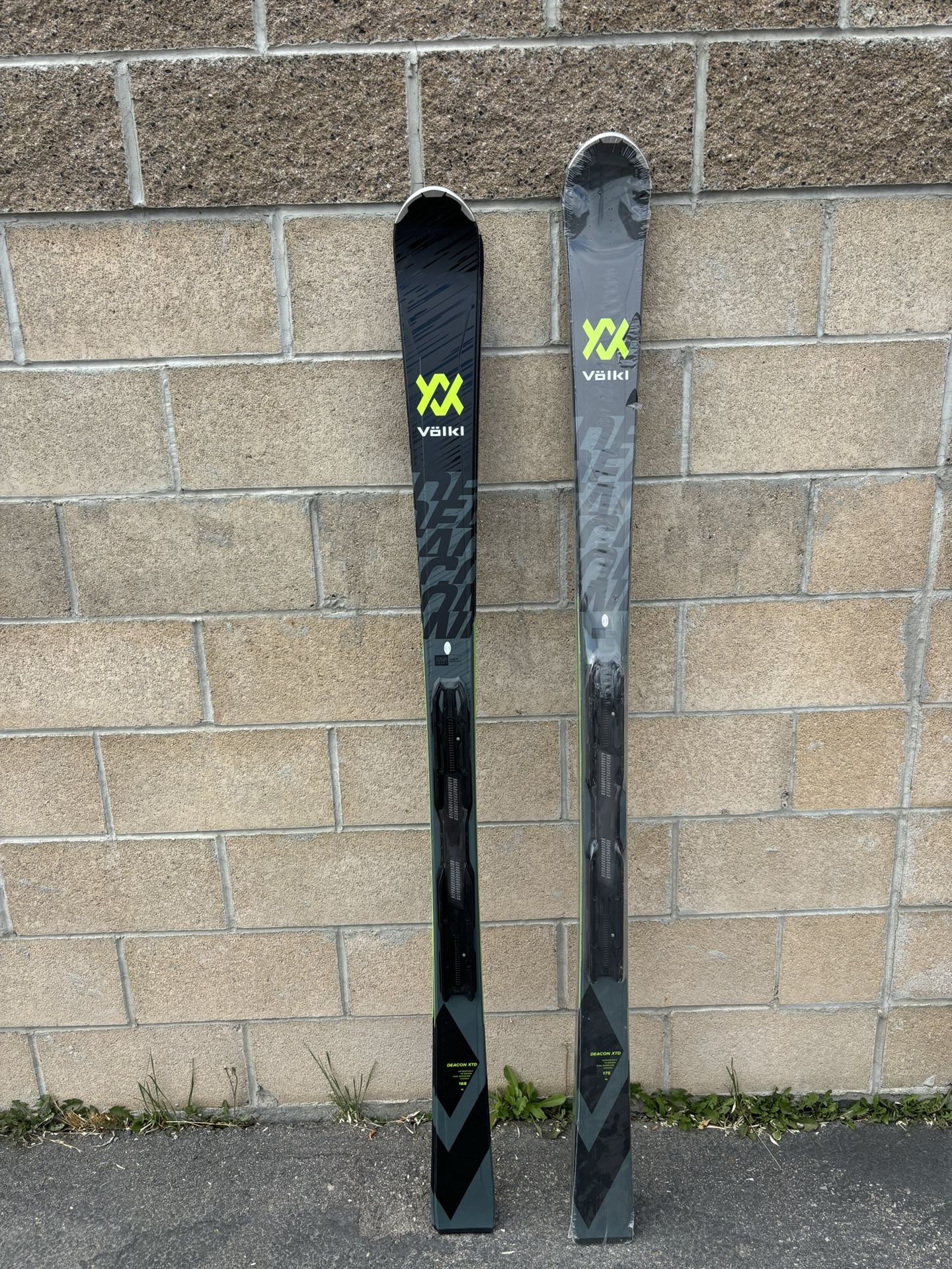 New Volkl Deacon XTD Skis - 168 And 175