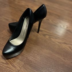 Black Pumps