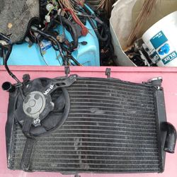 05-06 Honda CBR 600RR OEM Radiator With Fan 