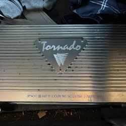 Tornado Amp, 2 12 Kickers Comp R . Each Speaker Is 1500 Watts Each 