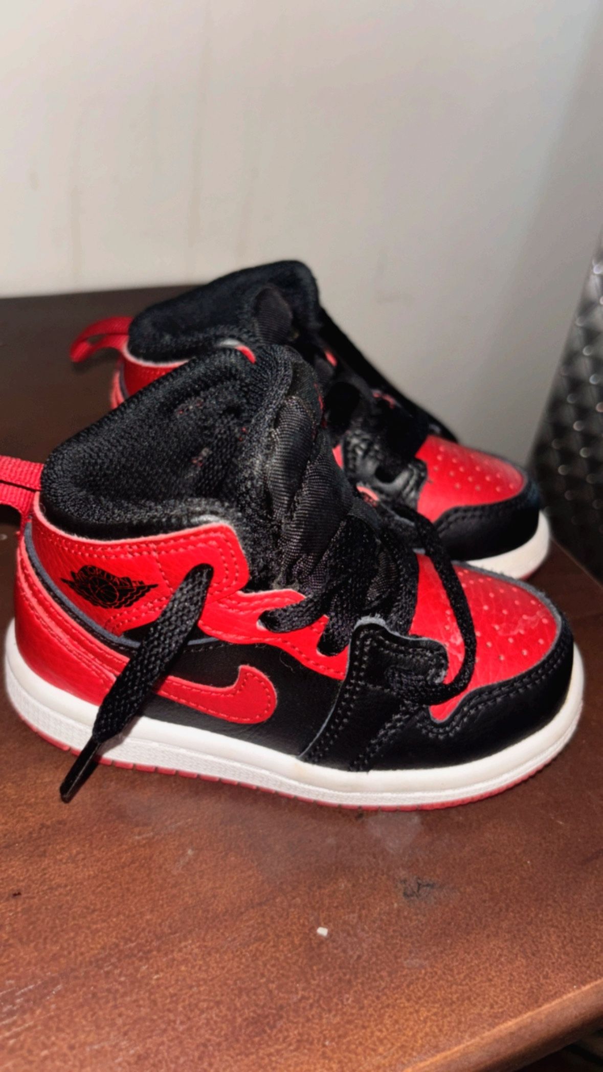 Jordan 1s , 5c