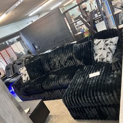 🔥Hot Deal🔥Brand New 2pc Name Brand Black Sectional Couch $1299, Finance Available, Delivery Available 