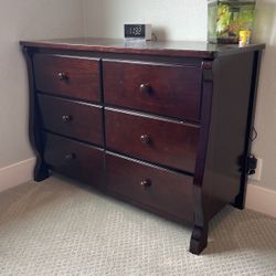 Solid Wood Dresser With 6 Drawers