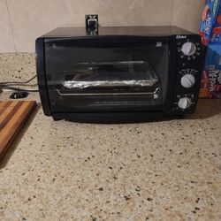 Toaster , And Oven Berry Clean good condition 