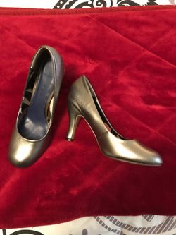 Women’s size 10 Madden Girl