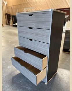 Dresser / Five drawers dresser