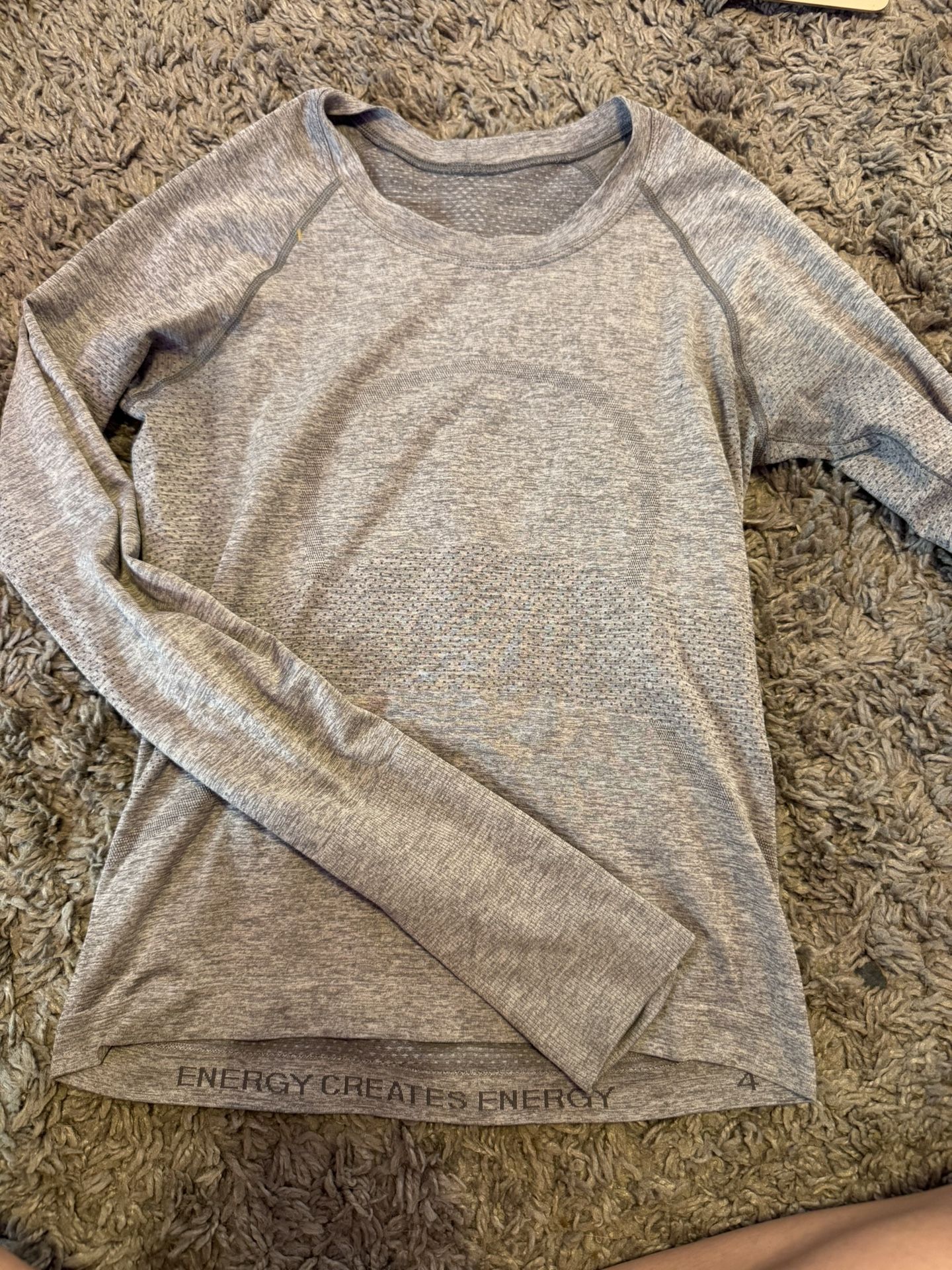Lululemon Long-Sleeve swiftly!