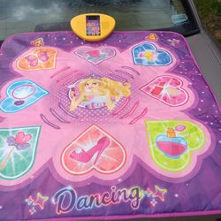 !! Girls Dancing  Mat