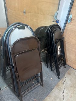8 Foldable metal chairs