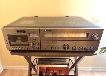 Quasar CS7400 Turntable Cassette AM FM Radio Integrated Audio System