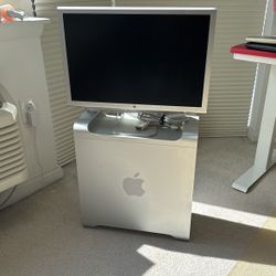 Mac Pro Tower & Monitor Set