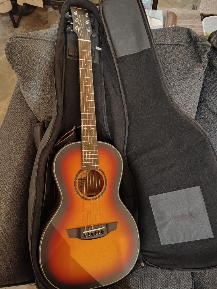 Parlor Size Acoustic Guitar - Orangewood Florence 