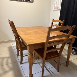 Wooden Extendable Table With 4 Chairs 