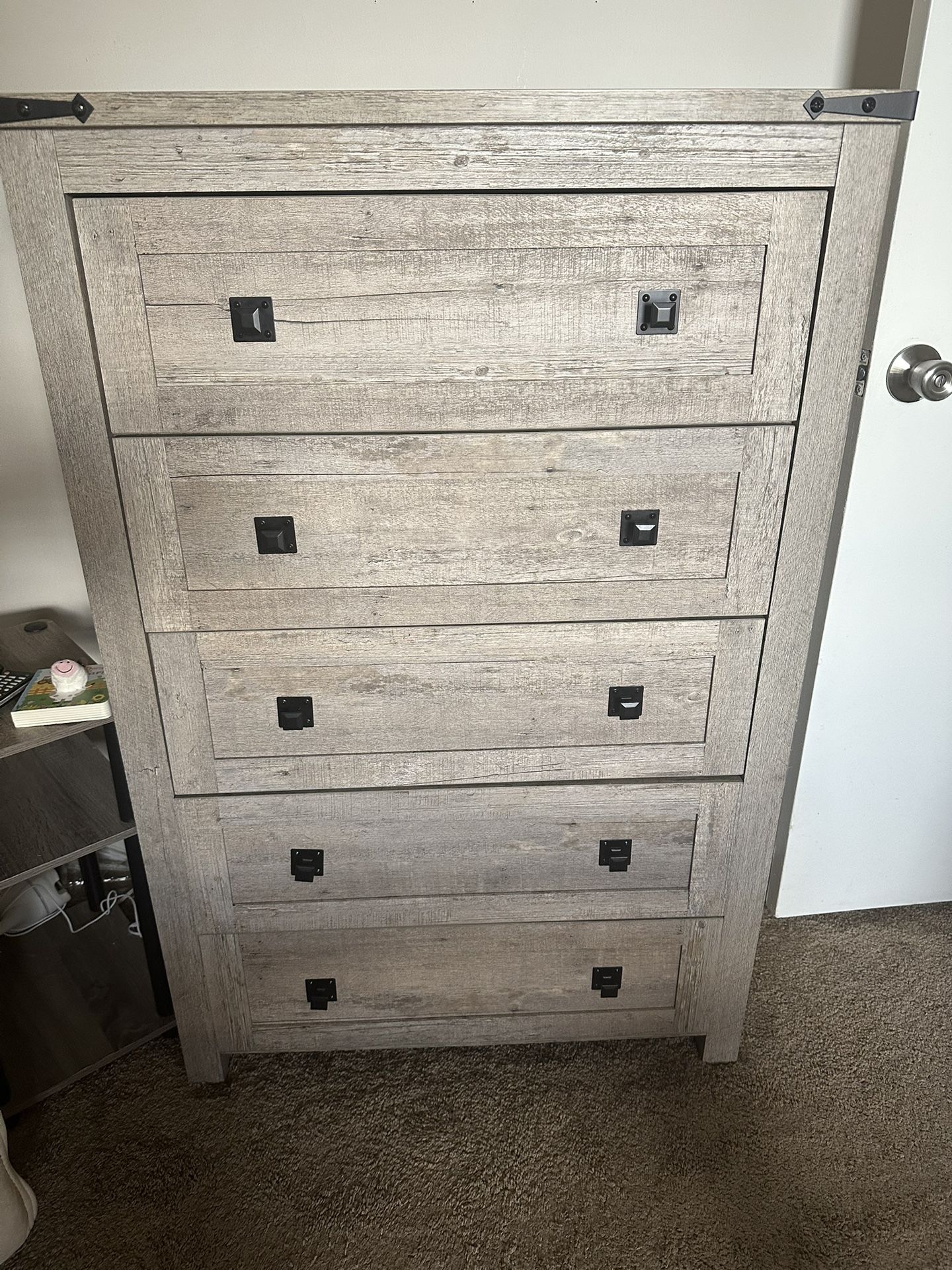 Wooden chest Dresser 5 Drawers