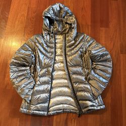 Women’s Andrew Marc Silver Hooded Packable Lightweight Puffer 