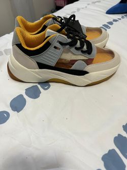 Womans Sneakers 6.5 Brand New $50