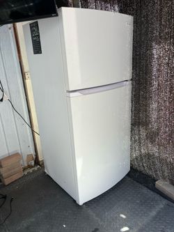 Refrigerator (Frigidaire)
